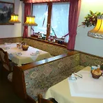 Pensjonat Garni Val-sinestra 3*