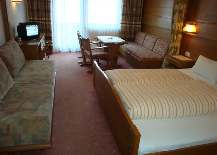 Gasthuis Garni Val-sinestra 3*